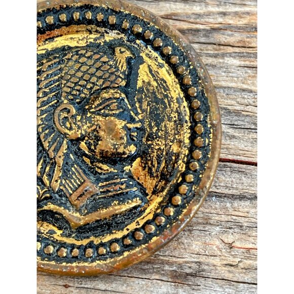 Antique Brass Metal Picture Button Egyptian Pharaoh 1 3/8" - Picture 4 of 9